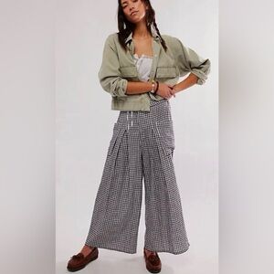 New Free People East Side Trousers High Rise Pocket Smocked Cropped Legs Pants L